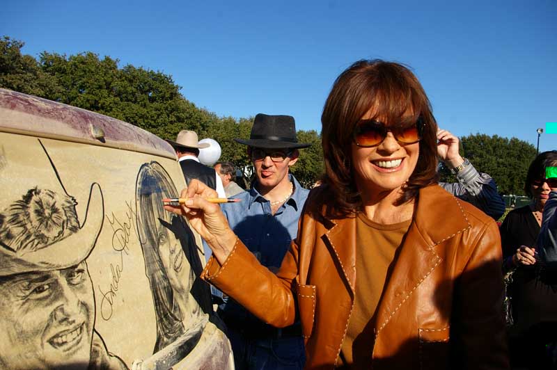 Linda Gray dust painting